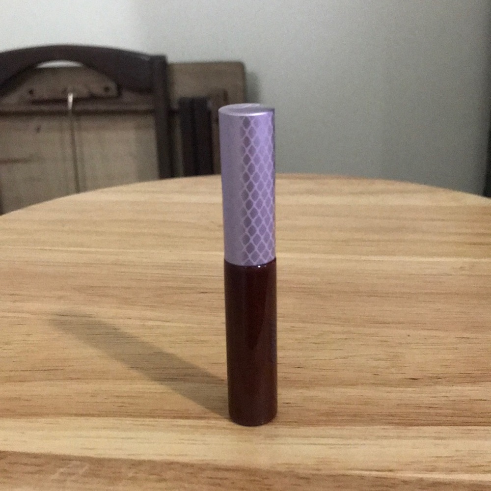 Pout lip gloss in Foxy Girl